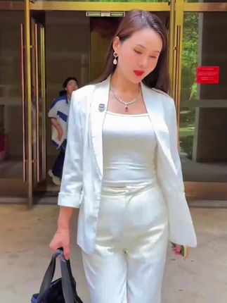 #踩易拉罐别踩好友 #情感 #好剧推荐 #好物推荐🔥 #巴旦木瓜子仁