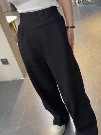 #张予曦毕雯珺真拍了红裙抱 #深情眼 #张予曦 #毕雯珺