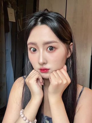#强烈推荐 姐妹们美瞳链接分享给你们了哦 厂里大机制 一盒29💰 四盒起26💰 冲冲冲 舒适不磨眼睛 每个花色都好看