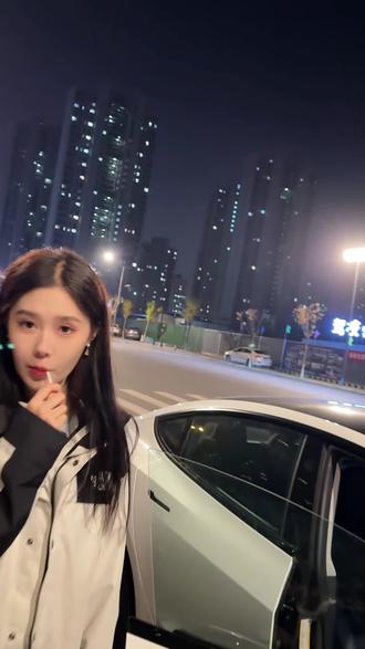 #恋爱脑女生 #软妹日常 #情感❤
棒棒糖都没你甜🍓🍬