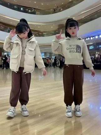 #无限回购的宝藏单品 #上热门 #早秋松弛感穿搭 #用基础款玩转一周穿搭 #早秋韩系氛围感穿搭