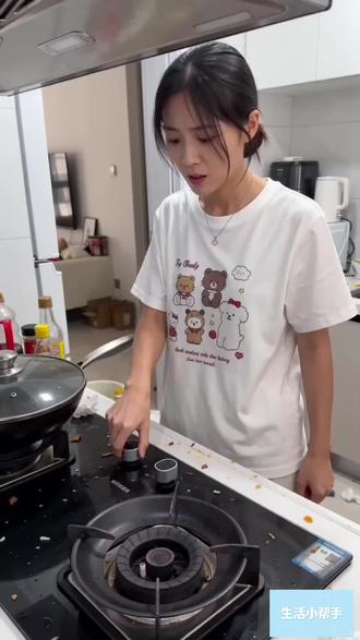 燃气灶打不着火?别慌,可能是电池没有电了#燃气灶 #燃气灶打不着火 #燃气灶更换电池 #燃气灶维修