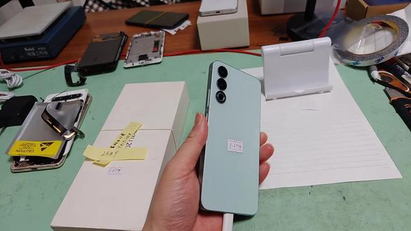 魅族20手机定胜青屏幕突然闪屏花屏用不了发来检查小问题系统故障发来秒复活当天收到当天修好