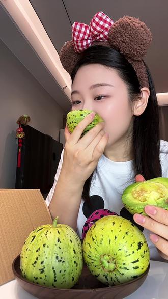 我的天,世上竟然有这么好吃的香瓜!叫花美人,刚刚上市,速抢! #香瓜 #花美人 #甜瓜 #应季水果 #好吃不贵
