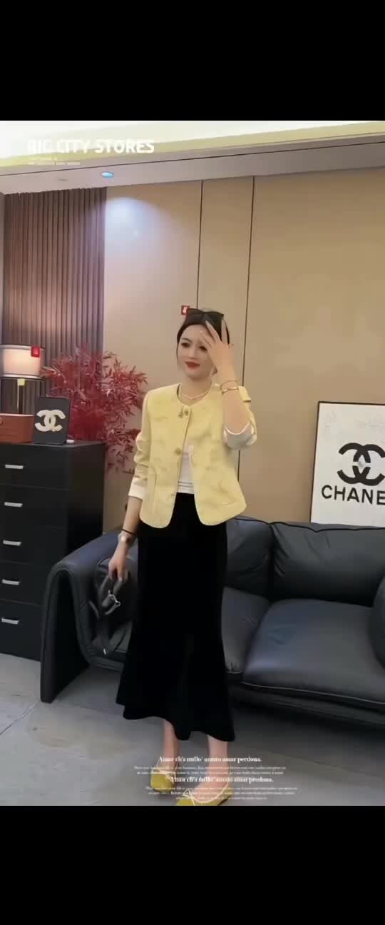 #新中式穿搭 #气质穿搭 #洋气减龄 #美出高级感 #谁穿谁好看