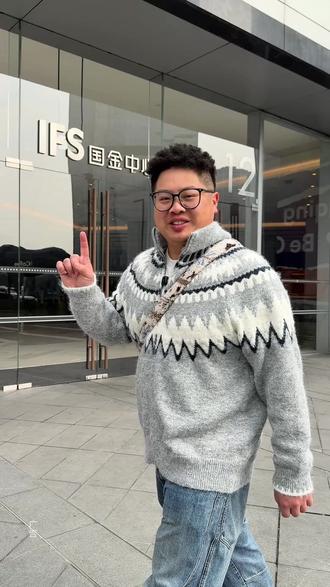 怎么带老婆过情人节她才会满意?! 不如看看新極膳打卡接吻挑战#新極膳 #情人节 #约会餐厅#海鲜自助 #情人节怎么过