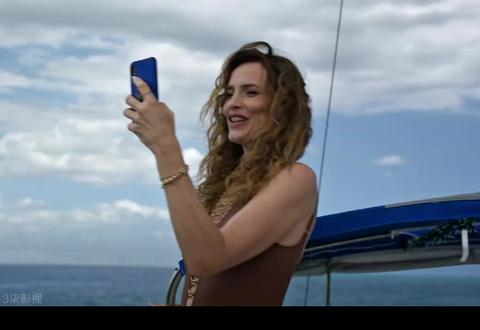 女孩一不小心,被困在海面极限求生!