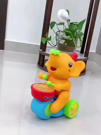 大象悬浮球也太可爱了叭,能跑能唱还自带灯光!还可以锻炼宝宝专注力,和抬头能力!#儿童玩具 #电动玩具 #宝宝玩具 #悬浮球小象 #也太可爱了吧
