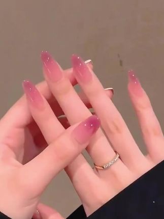 人间水蜜桃渐变猫眼裸色中长款穿戴甲,INS风超美! #裸色美甲 #水蜜桃美甲 #穿戴甲推荐 #中长款美甲 #INS风美甲