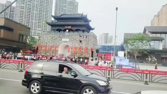 #水电之都宜昌 #五一大南门!#旅游景点 2026.5.1宜昌热闹的都市!