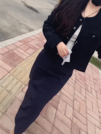 #创作者中心 中了这首歌的毒,种了生万物的毒世界那么大 有人给你难看 有人给你解围 有人欺你如泥 有人视你如宝 总有人觉得你不够好 可是一定有人觉得哪哪都好 凡事不求完美 留三分余地一生二二生三 三生#新款上新 #穿搭分享