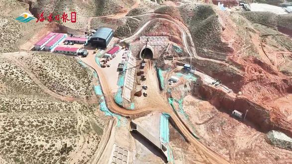 西成铁路平安段建设热潮涌动#西成铁路#青海海东