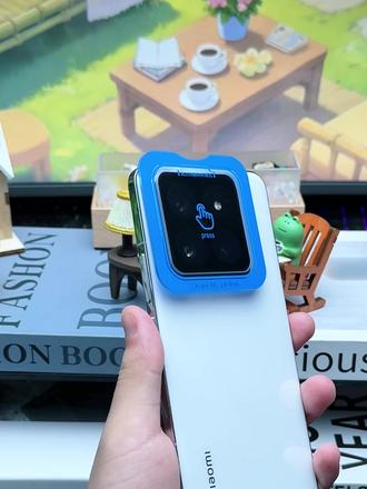 装上这款#镜头膜 不惧磕碰刮花,防爆防摔防指纹!无损原机像素体验,彰显大佬气质!#荣耀WIN #保护膜 #荣耀WINRT #数码科技