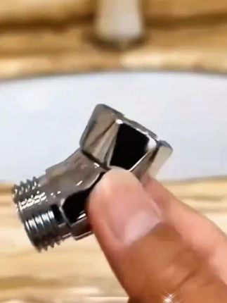 #上热门话题🔥  45度花洒调节器四分通用接口#你也家里安装一下 #👉👉🌹@抖音小助手
