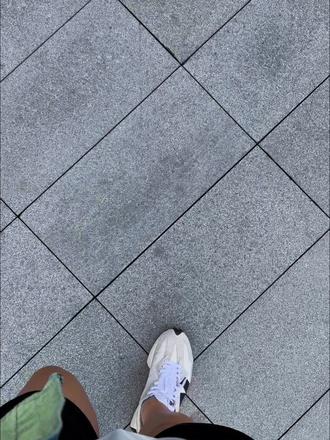 清晨的第一杯酒。年度特调? 中规中矩(仅代表个人口味)#瑞幸咖啡 #绯色月光 #瑞幸新品 #咖啡