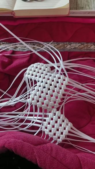 藤编包手工包来咯
白色藤编包适合旗袍搭配#做手工我是认真的 #我的手工作品 #分享你做的手工作品 #创作者中心 #创作灵感