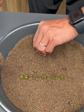 金价暴跌背后的真相 在四次重大打击下,黄金价格瞬间狂跌200美元。#掘金计划2025 #金融 #思维 #理财 #赚钱