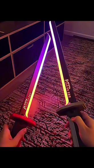 火花光剑七彩流光灯剑可充电火花石喷雾激光剑炫酷战刃男孩玩具#好物推荐🔥 #儿童玩具 #新年快乐 #玩具 #dou上热门