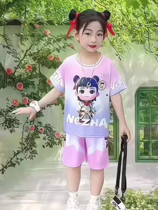 哇塞!这款哪吒女童运动套装 2025 超赞!快点给你家宝贝安排上吧,夏季新款,短袖速干,搭配卡通短裤两件套。面料舒适,孩子运动超自在#哪吒两件套#儿童套装#女童哪吒两件套#洋气套装#时尚套装