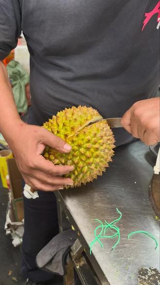正宗的马来西亚猫山王榴莲,老板说很哇塞的😆