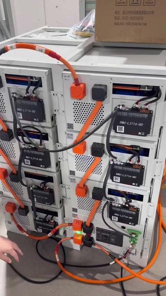 ⚡51.2V314AH配德业30KW混逆,通讯接线一步到位! 🔥德业 30KW 完美适配!358.4V 高压储能成套,通讯对接零故障👀
做自建房、海外户储工程的老板,最怕调试通讯反复返工?🔥
整套 112.5KWH 高压储能方案来了⚡7 台 51.2V314AH PACK 串联配套高压箱
——————————————
✅ 无缝适配德业 30KW 混合逆变器,通讯线直连,数据同步无延迟
✅ 标准化铜牌串联结构,高压箱集成保护,接线简单不易出错
✅ 全量电池数据采集:单体电压、整包 SOC、温度实时同步逆变器
✅ 接线容错提示,严格按顺序操作,杜绝烧板、通讯失联隐患
——————————————
以前调试储能反复试错耗时间,现在标准化接线一次搞定📊
工程安装省时省力,这才是户用储能靠谱成套方案!🛡️
#工商业储能 #德业逆变器 #汇智新能源 #储能接线