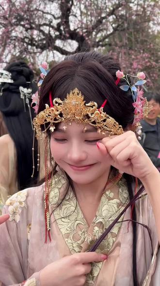 真的是全员“老实人”咩?🤣
出镜:@夏不萌🐼 ;@樱桃不甜 ;@会下雨ᜊ•ᴗ•ᜊ ;@心碎小甜. ;最“老实”的夏不萌,最“无辜”的车厘子🍒,最“正直”的会下雨,最“懵”的小甜,全员老实人大会,大家信咩