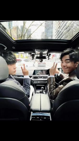 “你们俩去哪里?带带我。”#周杰伦柯有伦