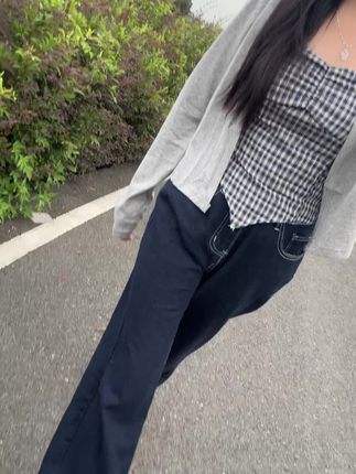 人活一世,不必纠结,人间沧桑,谁又不苦,好好生活,好好爱自己。