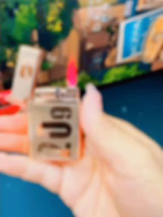网红创意男士高档防风打火机高颜值充气金属耐 用雕刻个性工艺复古 #创意灵感 网红创意男士高档防风打火机,防风稳如磐石,直冲电池+充气经济耐用.钢音开盖尽显优雅!#优骓 #便捷 #品质 #持久@抖音创作小助手 视频同款都在橱窗里