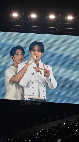 Happy National Puppy Day🎉
大型犬✖️快乐小狗🐾
世界小狗日 当然要看我们次国狗狗line 🐶
#seventeen #金珉奎 #李硕珉 #国际小狗日 #svt