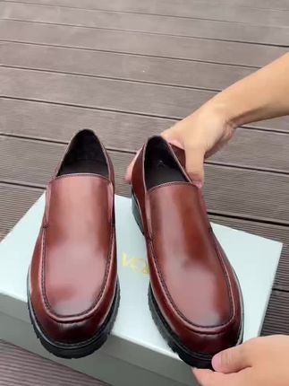 英伦大头真皮鞋,商务见领导不张扬,休闲聚会够吸睛 男士秋冬必备单品!这款鞋子不仅颜值高、品质好,还有运费险哦~#百大红人流光游牧风穿搭挑战#早秋中性风穿搭#早秋韩系氛围感穿搭#张予曦琥珀流光式入秋#跟着古早韩剧学穿搭