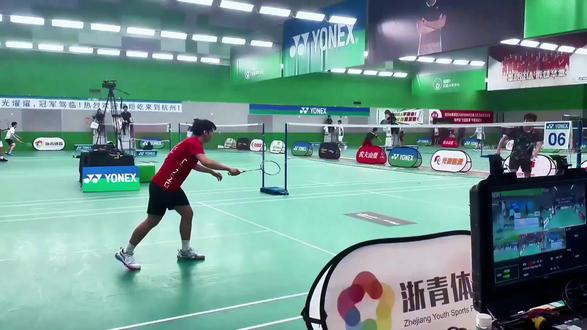 刘瀚泽vs庞博硕 #王者之志 #王者之志业余羽毛球巡回赛 #羽毛球#羽毛球男单 #因为热爱所以坚持 #羽毛球精彩片段
尤尼克斯王者之志杭州站128强进64强