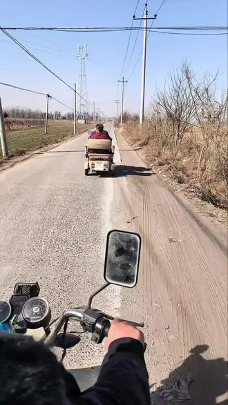 85岁老头带着81岁老太太,54岁老爸带着34的闺女+外孙女🥰🥰🥰🥰