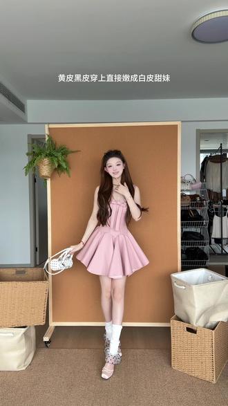 谁懂?如果觉得红色太浮夸!真的可以试试这个粉色!又乖又娇!妥妥的撒娇感!不管是520约会还是日常穿,都ok!#粉色连衣裙 #甜妹穿搭#连衣裙#贝微微红裙 #小裙子推荐