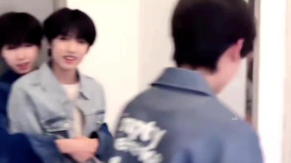 张桂源,左奇函一辈子的好兄弟#张桂源#张会长#奇文#左奇函#杨博文
@抖音Dou+上热门 @抖音小助手 @抖音创作小助手 @抖音创作灵感