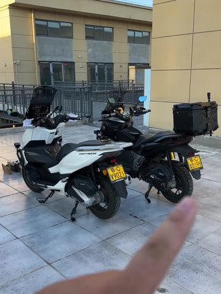 买了车尾箱不知道怎么选那就可以看一下我车上这款摩吉威的铝合金尾箱!#爱机车爱生活