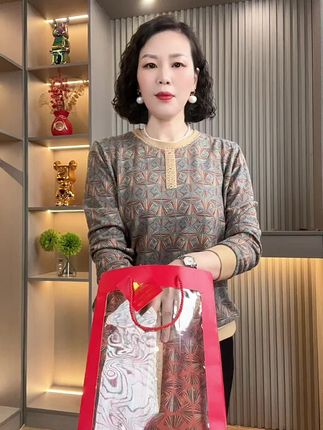 秋季新款上新#面料柔软舒适 #遮肉显瘦 #胖瘦都能穿 #单穿打底都好看 #中老年女装 @DOU+小助手