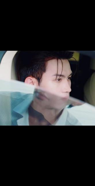 南瓦家族的三公子,是我在他泰的人脉,23岁演出了32岁的魅力,环大陆乃至内娱中超有辨识度的脸,端了一锅不追星的人。#云旗