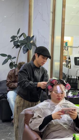 90后,在赤水开了12年的美发店,坚持做品质,日复一日的坚持,一个女发型的日常#赤水女发型师#赤水理发店#赤水发型设计亦昕