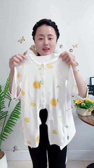 天热了,还是给宝宝穿纯棉开裆连体衣舒服,开裆的设计晾屁屁戒纸尿裤都很方便, 面料轻薄透气细腻柔软,宝宝居家外出睡觉穿都很合适#开裆连体衣 #无骨连体衣 #轻薄透气 #纯棉连体衣 #母婴好物