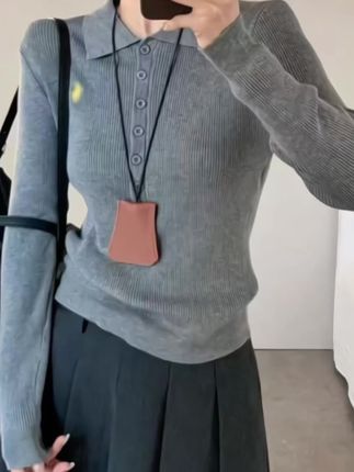 花倾慕翻领洋气针织衫老钱风显瘦打底毛衣女#穿出高级感 #女装 #衬衫女款外穿方格 #黑色高级感穿搭 #简约穿搭