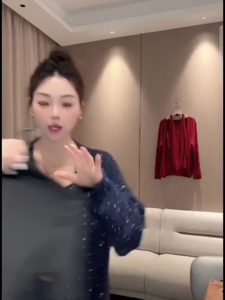 #黑色上衣怎么穿出高级感 #高腰显瘦微喇裤 #百搭显瘦裤子 #百搭显瘦毛衣 #遮肉显瘦遮肉减龄 【蜜爷家】秋款气质阔腿微喇裤82065#