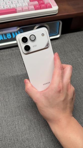 华为、荣耀手机如何设置鸿蒙Next主题,关于本机直接显示MagicOS Next,情绪价值给到位了,还有鸿蒙图标+字体+一镜到底动画#玩机技巧 #鸿蒙Next主题 #鸿蒙Next #华为 #数码科技