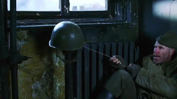 电影《兵临城下》,两个狙击手的终极对决