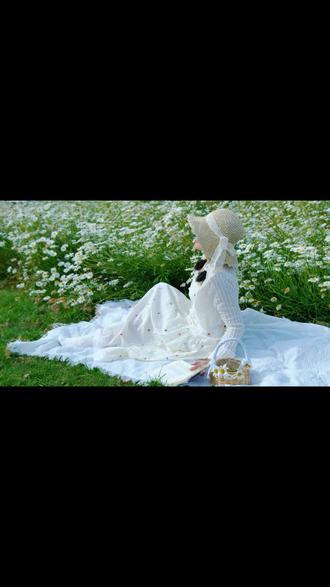 能够治愈自己的人从来都是认真爱自己的人#花海与裙摆 #轻纱草坪 #夏天 #爱自己 #爱自己是终身浪漫的开始