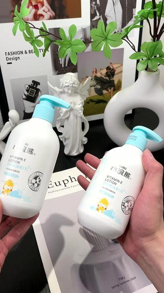 #上热门
妈妈们,秋冬天 天气干燥 小浣熊保湿维E乳赶紧为家里的宝来上一瓶叭🥰大容量装,价格实惠值得信赖#儿童身体乳推荐