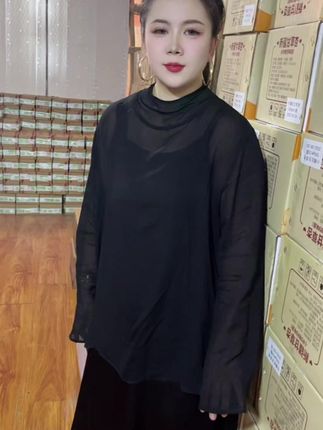 不加白砂糖,新疆杏肉酸甜传递幸福滋味 23:这款不加白砂糖的新疆杏肉,如同一场酸甜的味觉盛宴。它的果肉饱满多汁,酸甜的味道在口中交织,给你带来一种丰富的口感体验。而且它的制作过程严格卫生,让你吃得安心又舒心。 #新疆天柠果业 #新疆杏肉 #新疆天柠杏肉 #酸酸甜甜