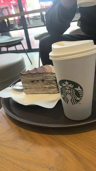 🍂立春已至,26年的新篇章开启!🍂
一杯烤巴旦木拿铁,甜蜜滋味,温暖整个春天!☕️ 你,是否也想来一杯?🤔
#立春特饮 #烤巴旦木拿铁 #甜蜜开启 #抖音日常
👀 快来分享你的立春小确幸吧!👇🏼👇🏼👇🏼 #小确幸 #立春快乐 #抖音生活