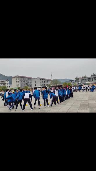 @这就是我们来凤县一中的初中学生,同学们好棒