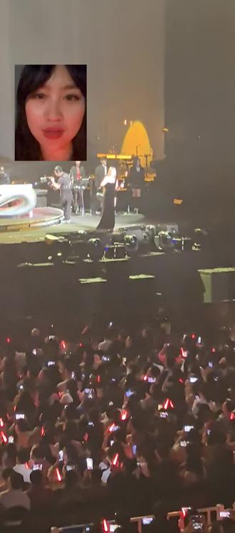 黄丽玲的b-ing就这样一递话筒开团秒跟#演唱会回忆 #演唱会才是我的乌托邦 #黄丽玲上海演唱会 #黄丽玲 #黄丽玲演唱会 现在好了嗓子也要哑了 。再次感谢华为双景录像。
